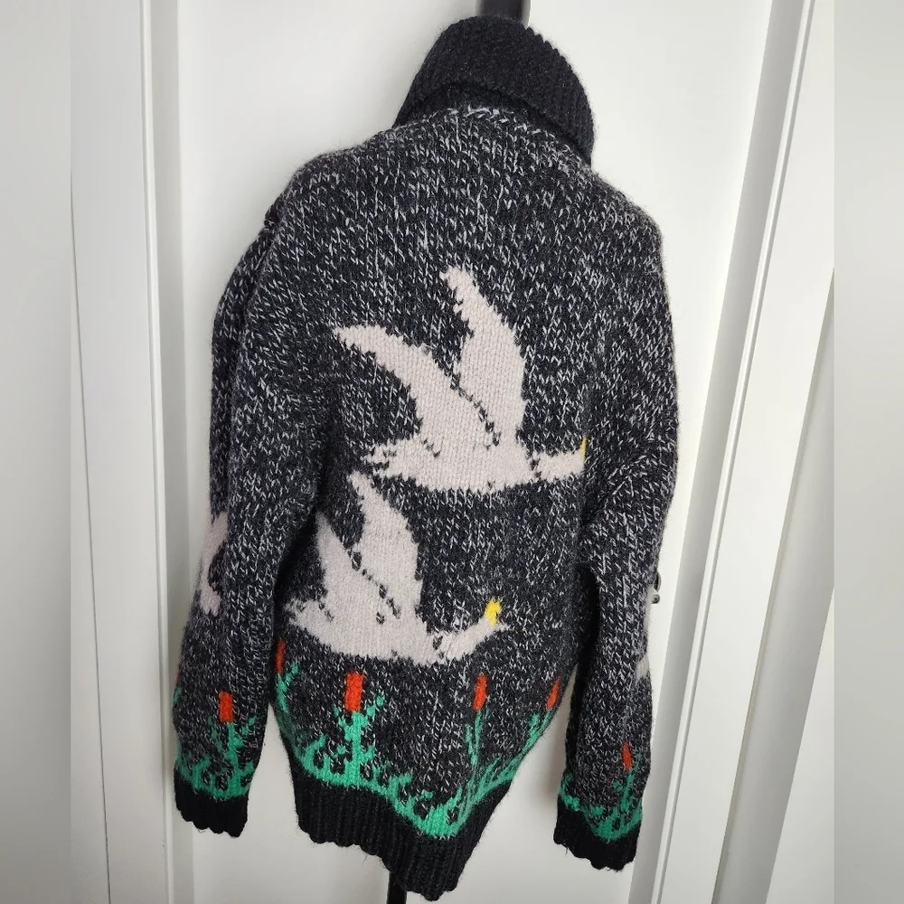 Bird Tulip Zipup Cowichan Cardigan - Picture 4 of 11